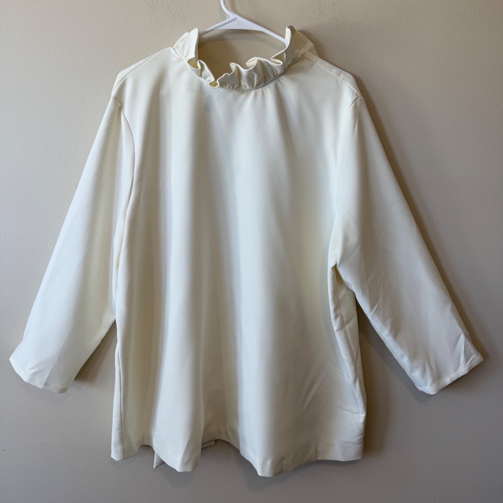 Tuckernuck Ivory Faye Blouse XXXL
Ruffle Collar Bow Back Elegant Preppy NWT